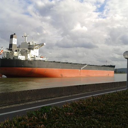 En Bord De Seine Duclair Exterior foto